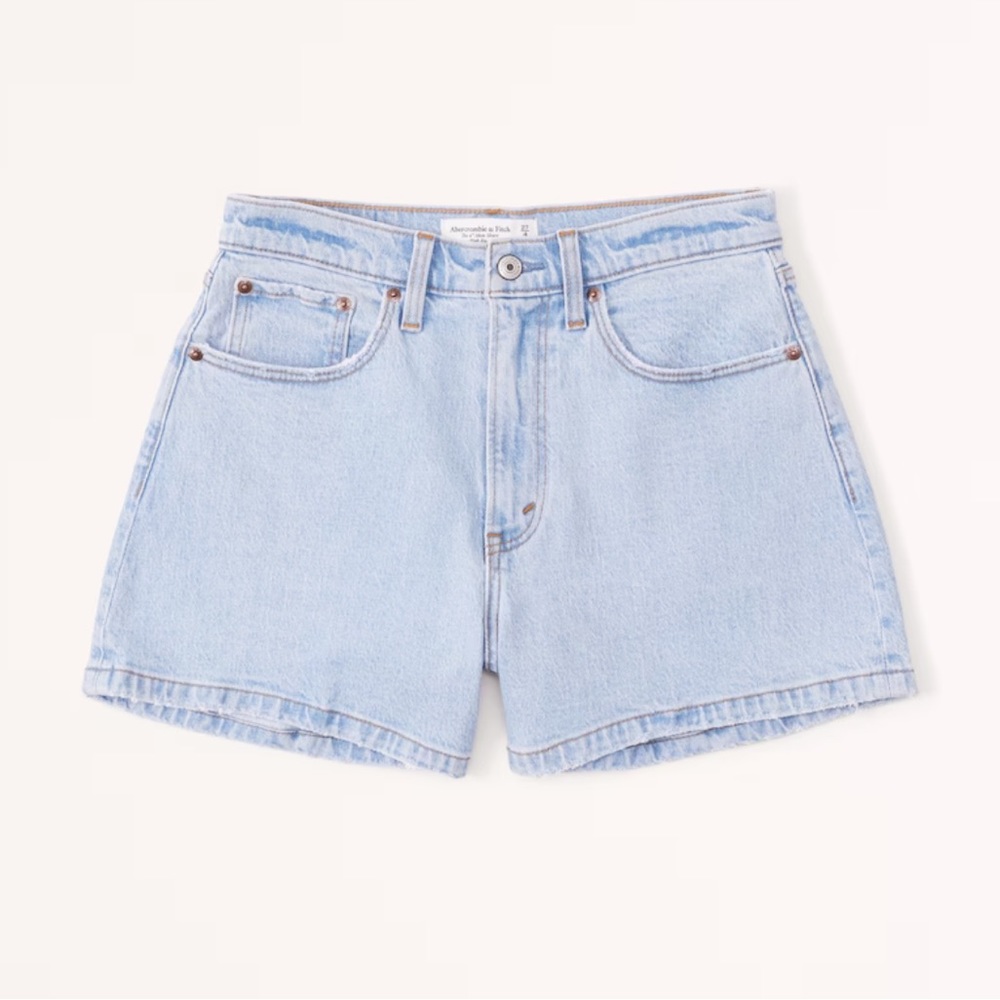 Abercrombie Curve Love High Rise 4 Inch Mom Short - size 27 in light wash